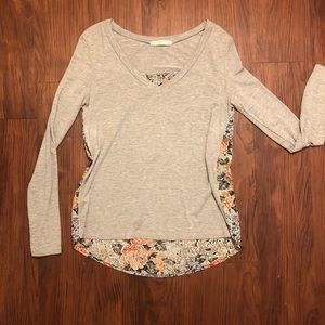 Gray / floral v neck long sleeve top (grey)
